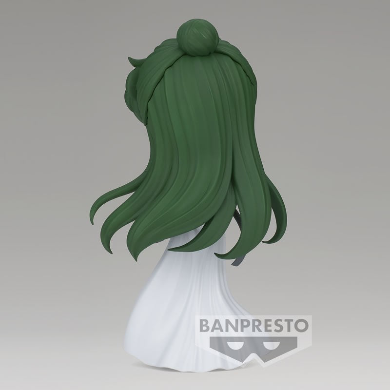 Vue 3/4 arrière en plan d'ensemble de la figurine de Sailor Pluto de Sailor Moon.