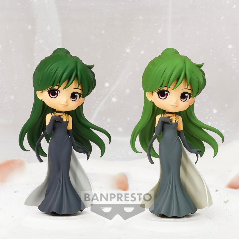 Vue 3/4 avant en plan d'ensemble de la figurine de Princess Pluto de Sailor Moon se tenant debout.