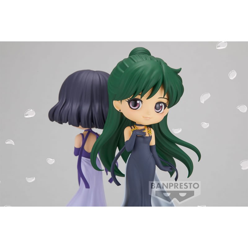 Vue 3/4 avant en plan moyen de la figurine de Princesse Pluton de Sailor Moon Eternal: The Movie se tenant face visible.