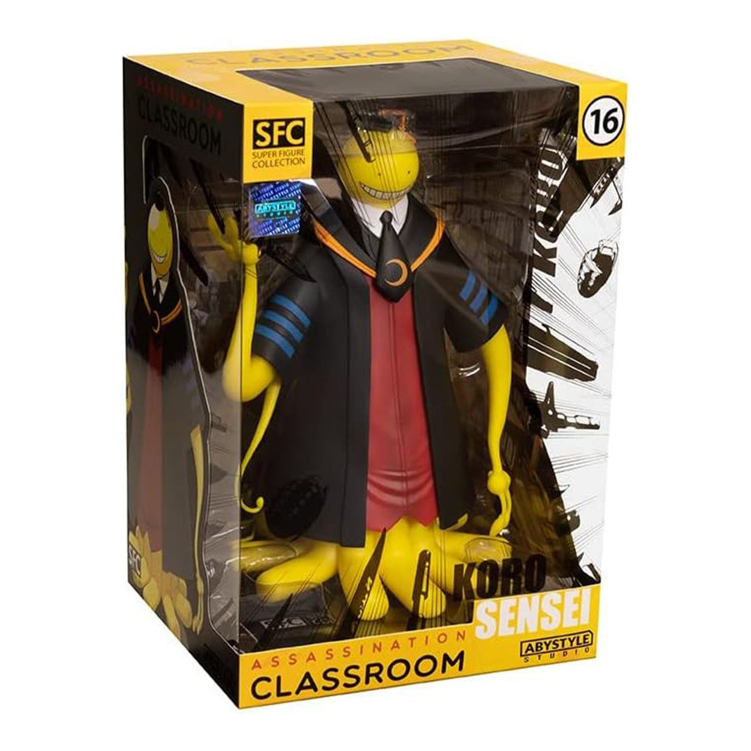 Vue 3/4 de face à mi-distance de la figurine de Koro Sensei d'Assassination Classroom, dans une boîte.