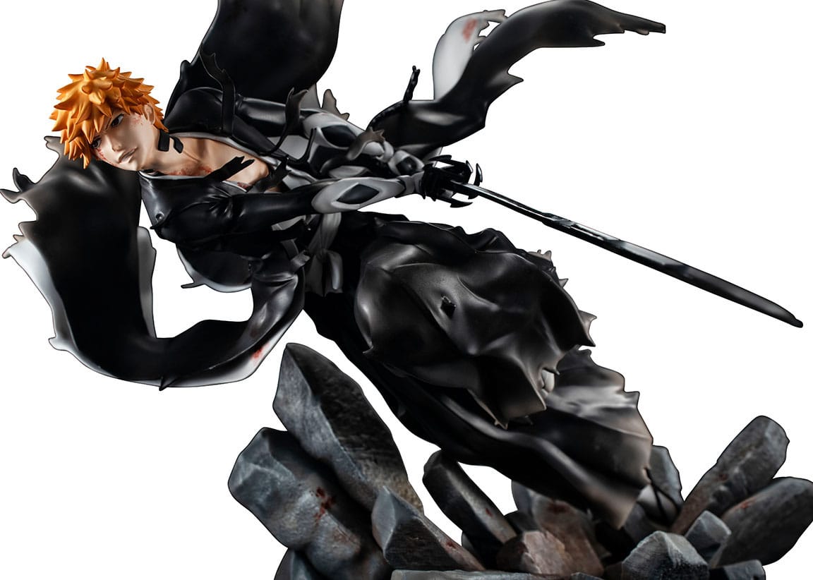 Figurine Ichigo Bleach en pleine action, coup de katana dévastateur
