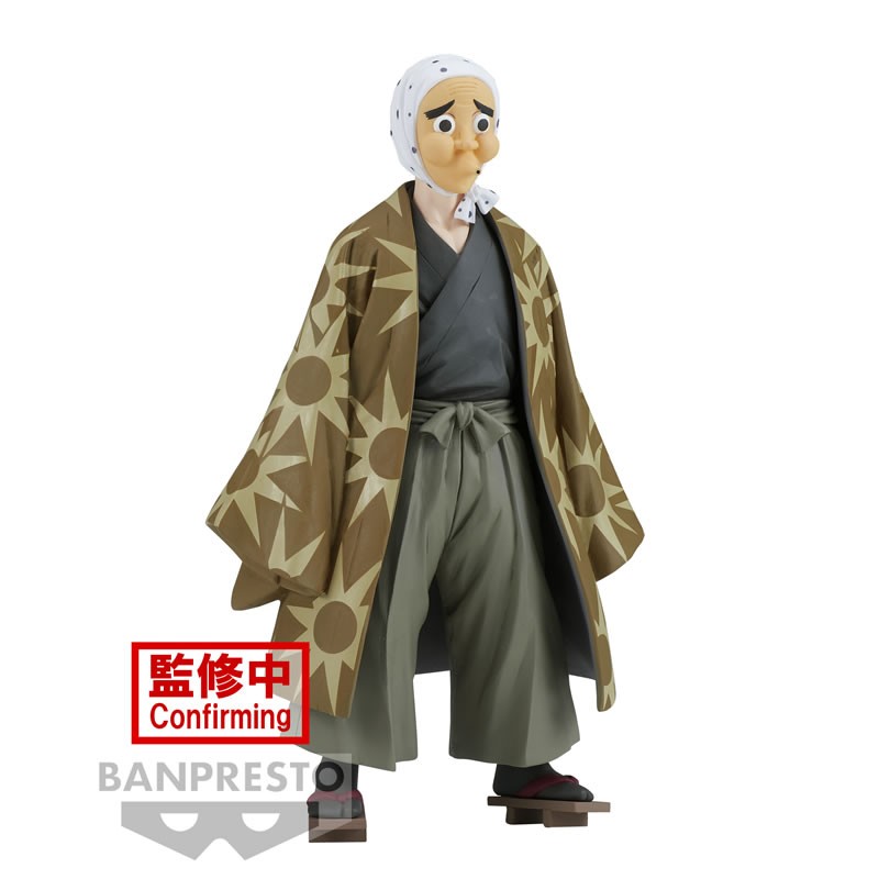 Vue 3/4 de mi-distance de la figurine de Hotaru Haganezuka de Demon Slayer en kimono sombre, avec un foulard blanc.