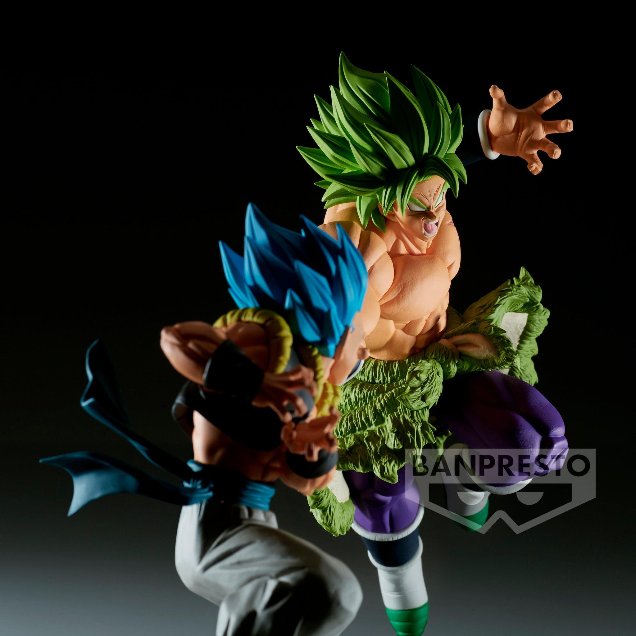 Figurine de Broly en Super Saiyan, mesurant 19 cm, détaillant son expression colérique et sa posture dynamique, fabriquée par Banpresto.