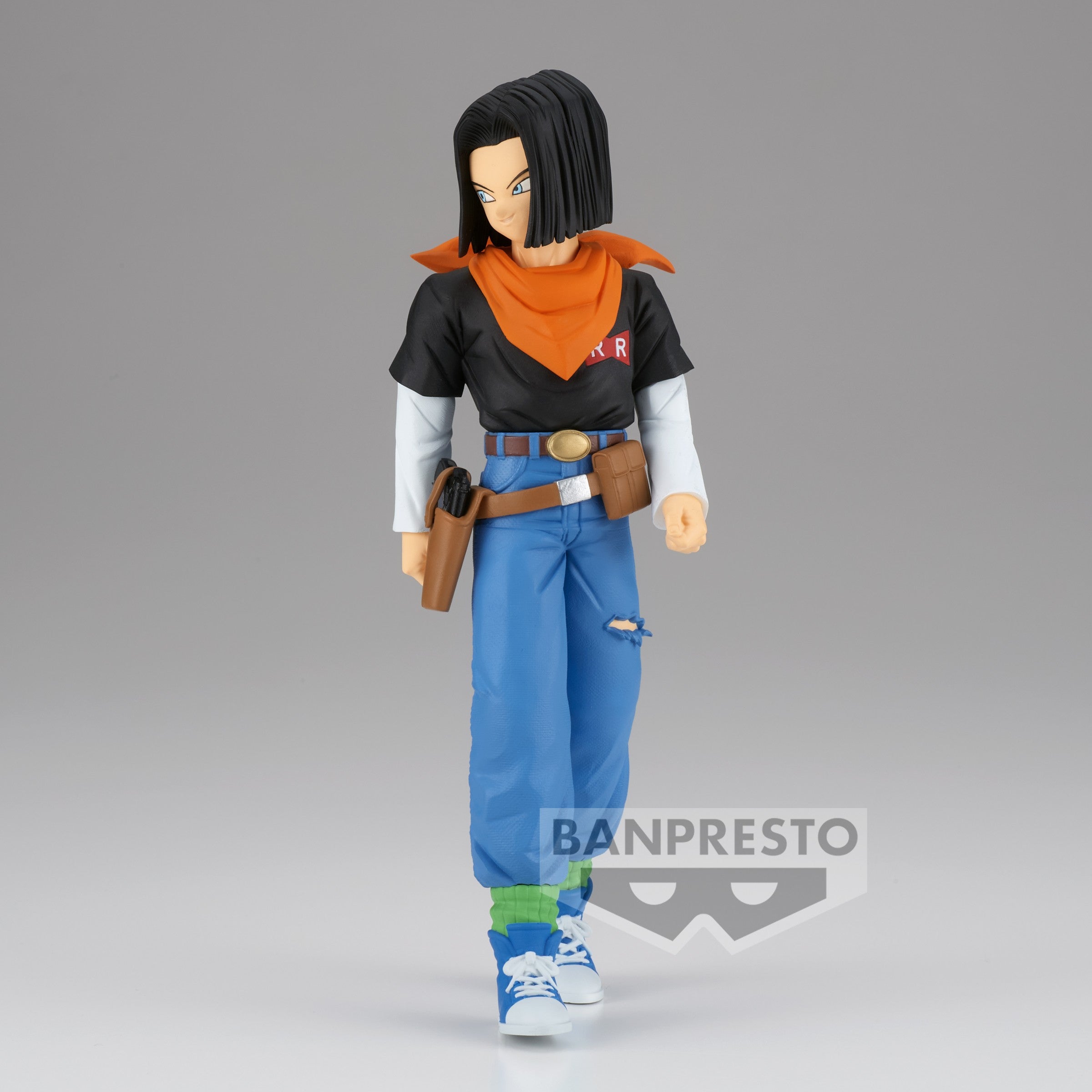 Figurine d'Android 17 debout avec une posture dynamique, vêtue de son uniforme caractéristique, représentant le personnage de la série Dragon Ball Z.
