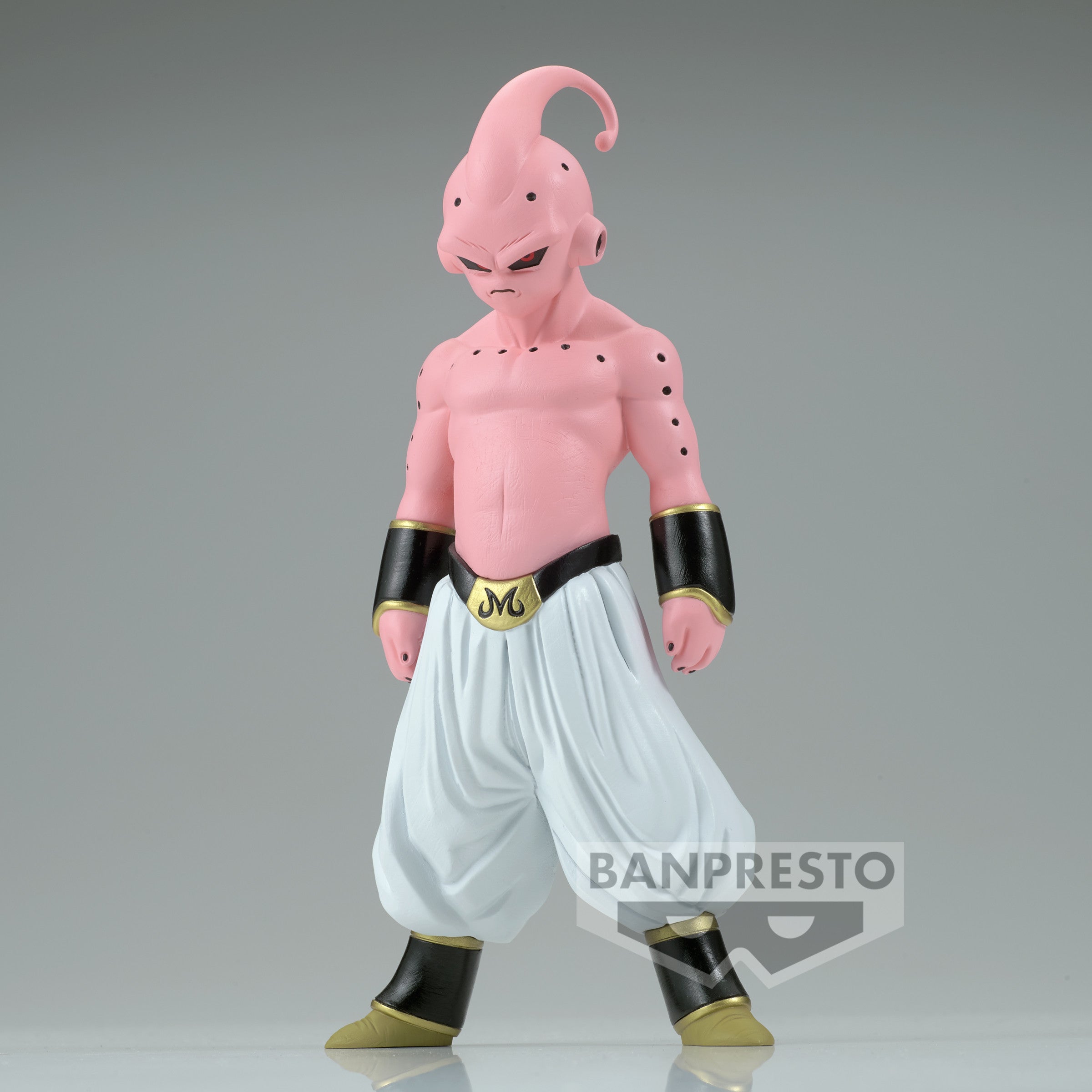 Figurine de Kid Buu de Dragon Ball Z, mesurant 16 cm, représentant le personnage dans sa forme la plus puissante, avec une expression déterminée et une posture dynamique. Fabriquée par Banpresto.