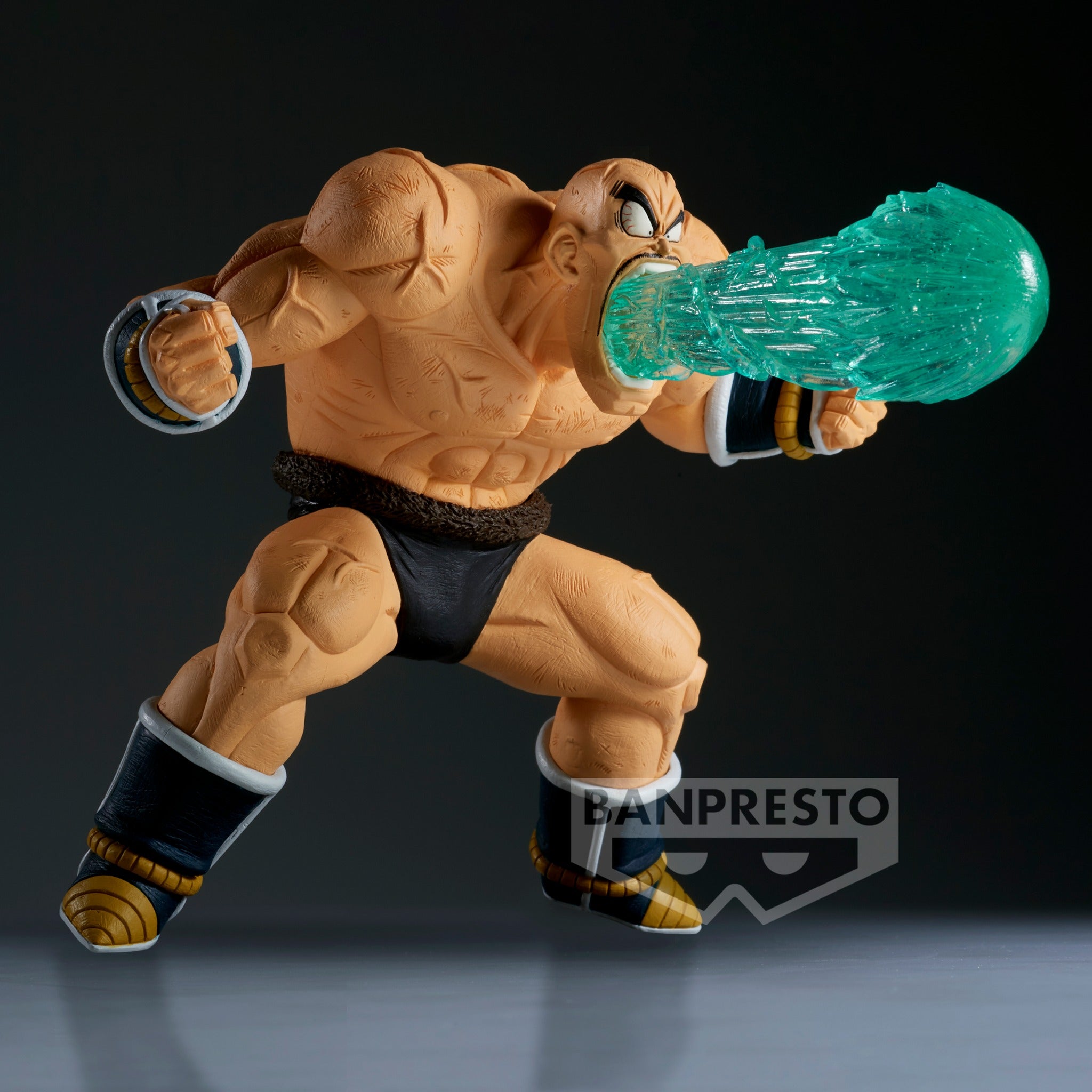 Figurine de Nappa de Dragon Ball Z mesurant 12 cm, représentant le personnage avec une sphère d'énergie dans une pose dynamique. Fabriquée par Banpresto.