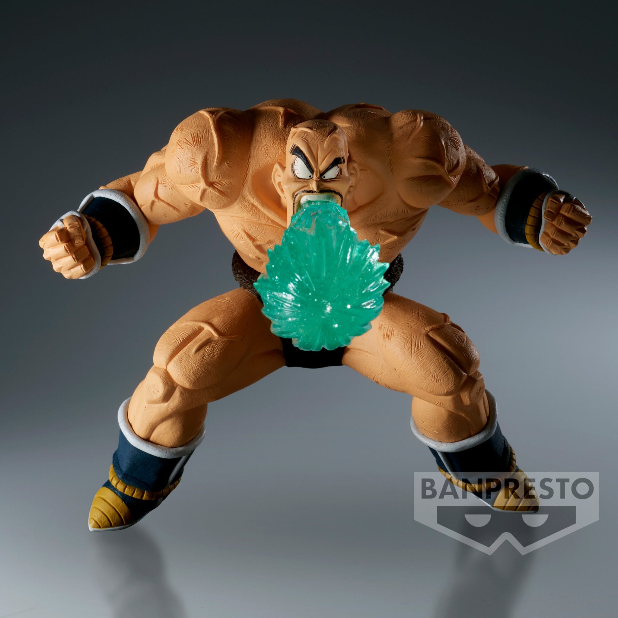 Figurine de Nappa de Dragon Ball Z mesurant 12 cm, représentant le personnage avec une sphère d'énergie dans une pose dynamique. Fabriquée par Banpresto.