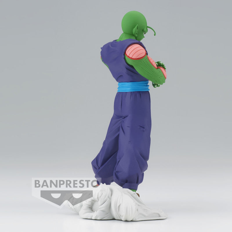 Figurine de Piccolo avec sa tenue iconique violette, montrant une posture déterminée sans sa cape, fabriquée par Banpresto.