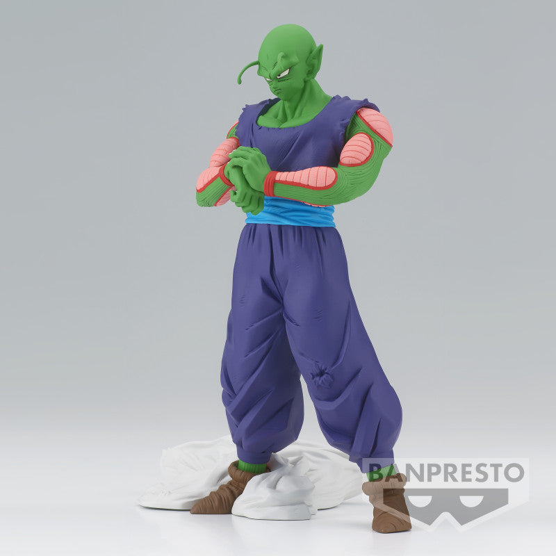 Figurine de Piccolo avec sa tenue iconique violette, montrant une posture déterminée sans sa cape, fabriquée par Banpresto.