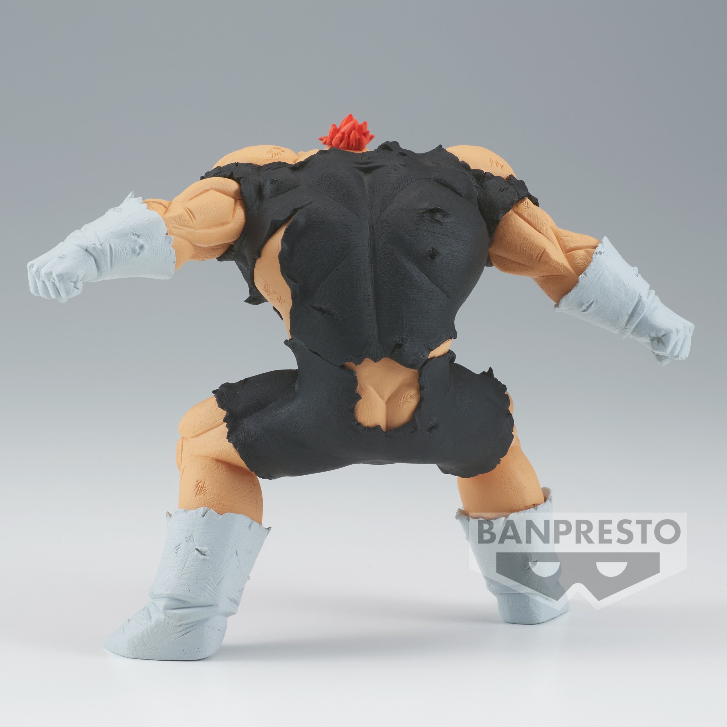Figurine de Reacum de Dragon Ball Z en action, utilisant son attaque Recoome Eraser Gun, avec une vague d'énergie rose et des détails translucides, fabriquée par Banpresto.