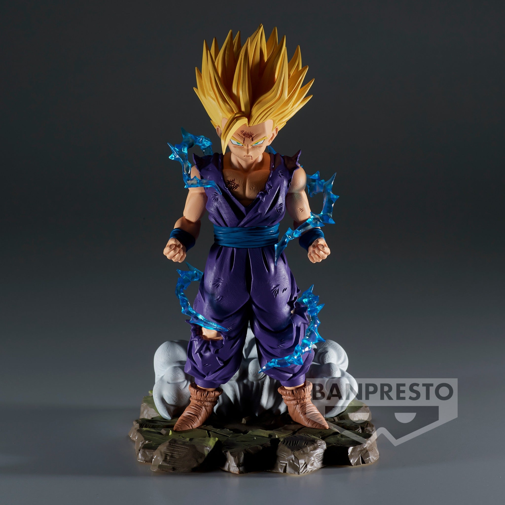 Figurine de Son Gohan en Super Saiyan 2, représentant un moment clé de Dragon Ball Z, avec des détails précis sur l'expression et la pose dynamique de combat, fabriquée par Banpresto.