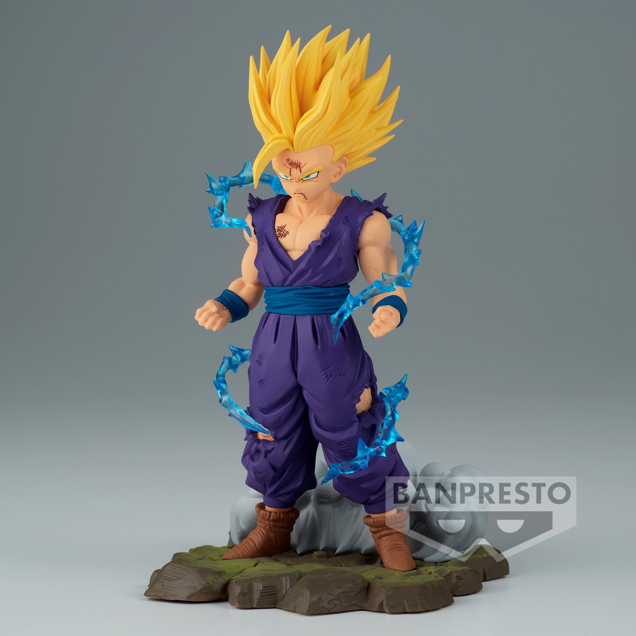 Figurine de Son Gohan en Super Saiyan 2, représentant un moment clé de Dragon Ball Z, avec des détails précis sur l'expression et la pose dynamique de combat, fabriquée par Banpresto.