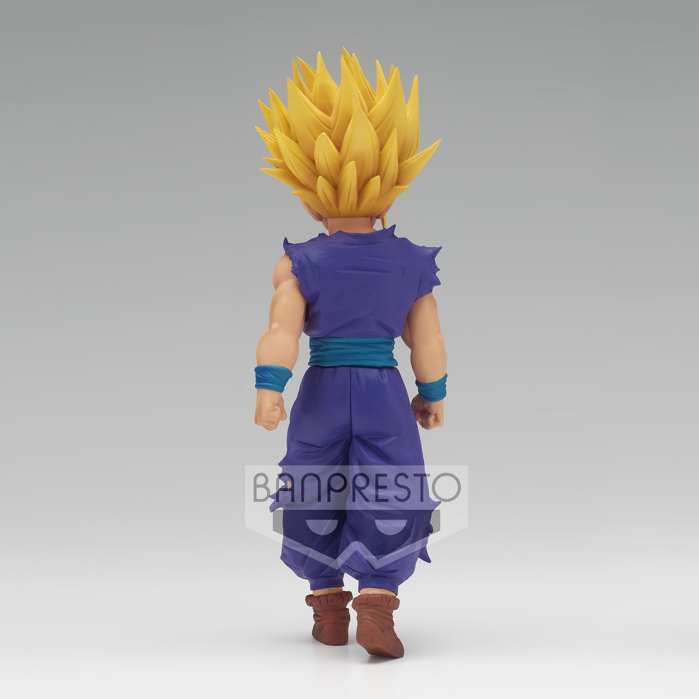 Figurine de Son Gohan en Super Saiyan 2, représentant le personnage avec des détails précis, mesurant 16 cm, fabriquée par Banpresto.