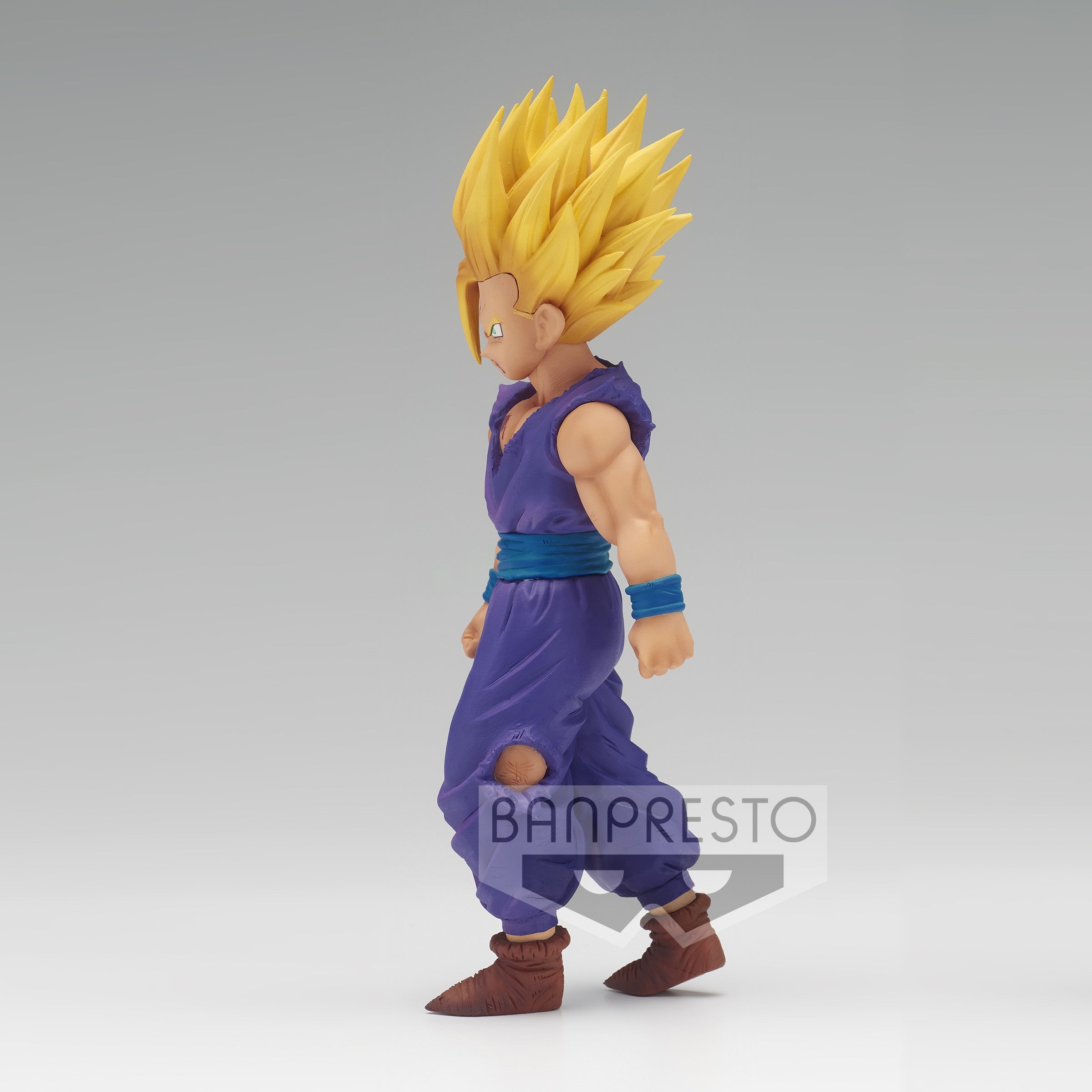 Figurine de Son Gohan en Super Saiyan 2, représentant le personnage avec des détails précis, mesurant 16 cm, fabriquée par Banpresto.