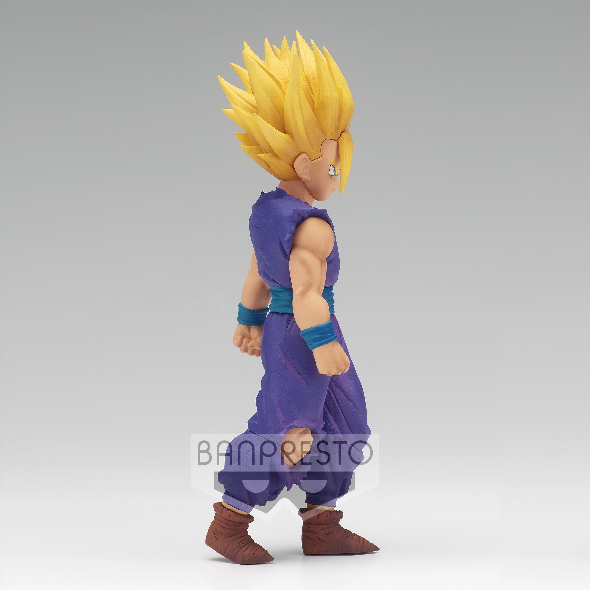 Figurine de Son Gohan en Super Saiyan 2, représentant le personnage avec des détails précis, mesurant 16 cm, fabriquée par Banpresto.