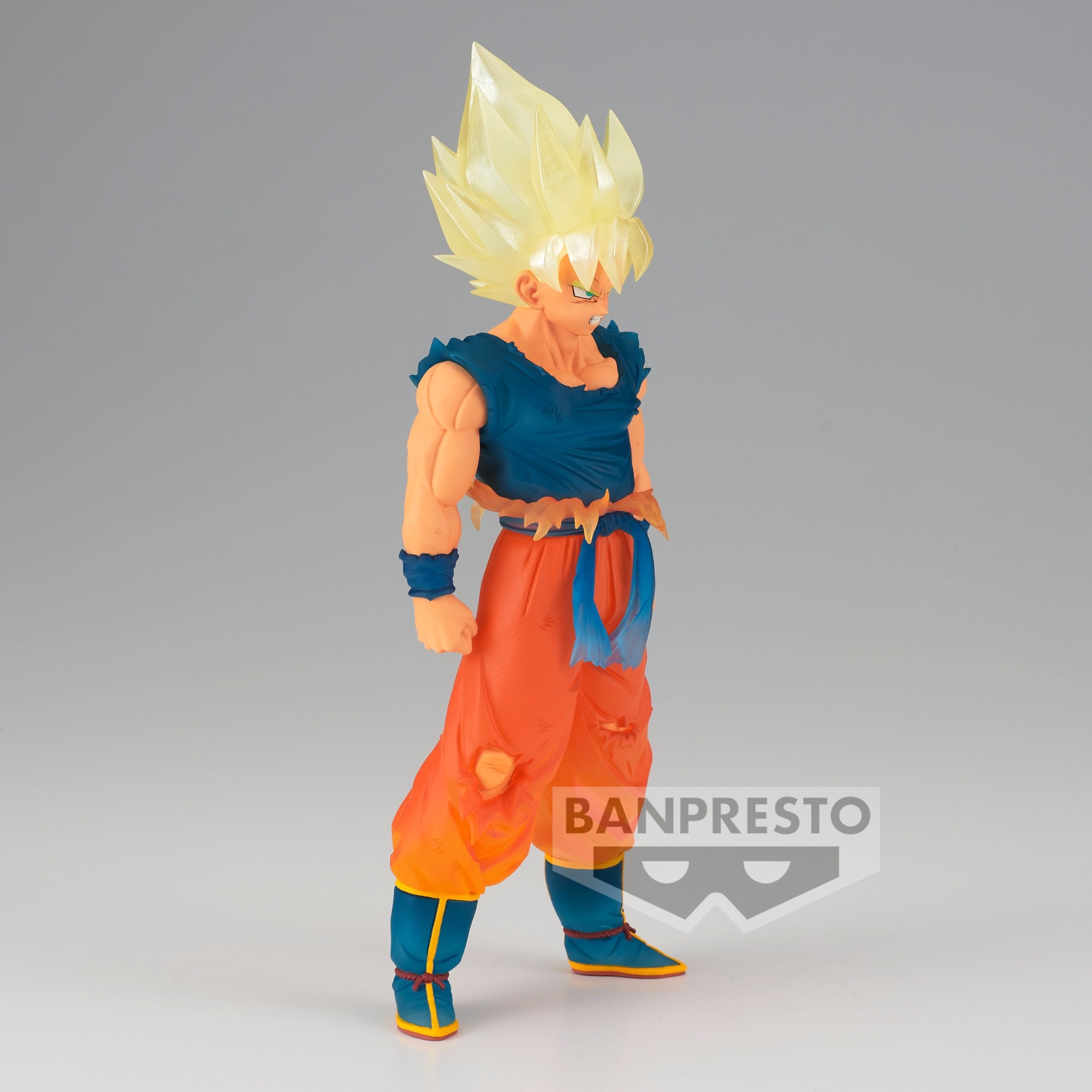 Figurine de Son Goku en Super Saiyan, mesurant 17 cm, avec des cheveux translucides, fabriquée par Banpresto.