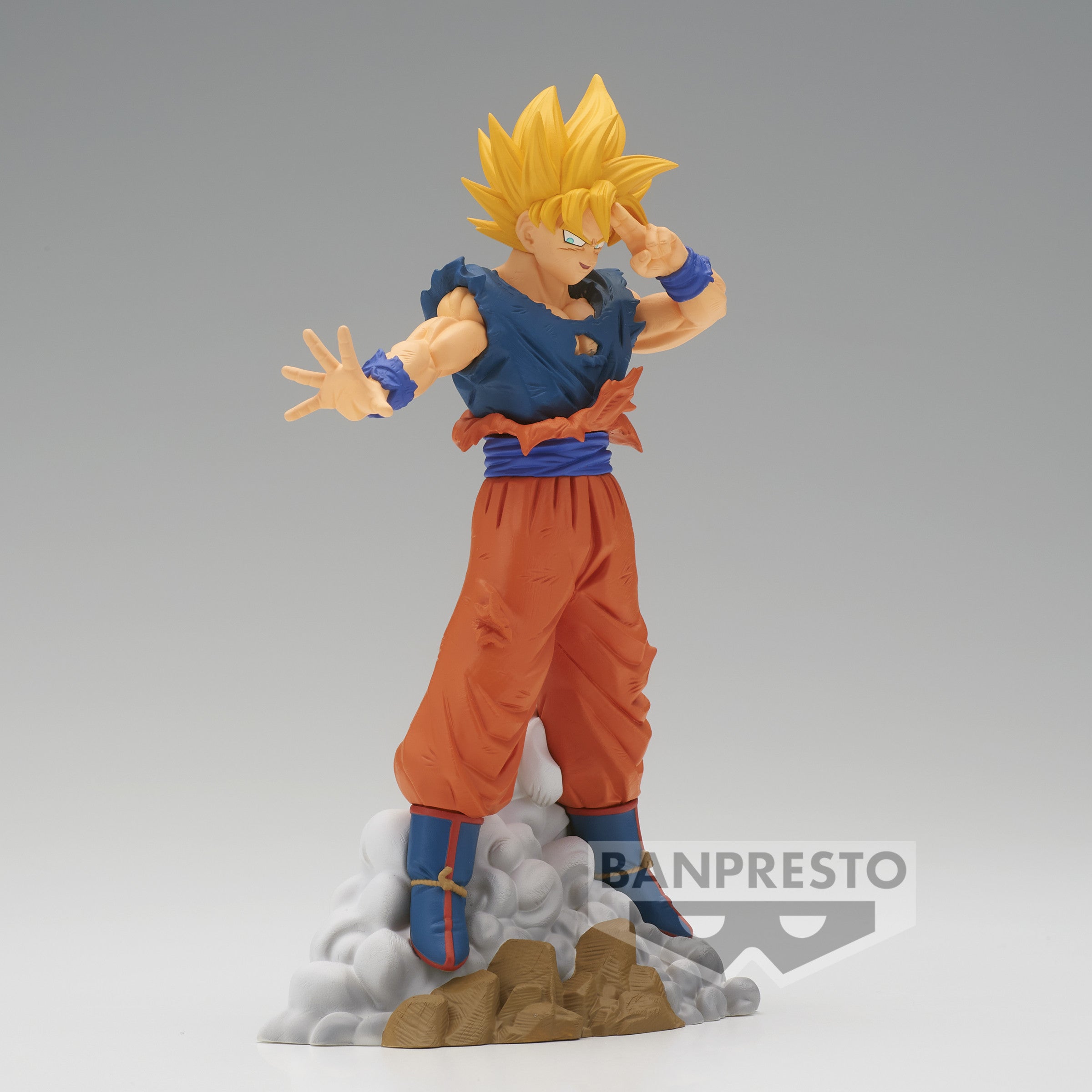 Figurine Pop de Shenron de 25 cm émergeant des boules de cristal avec une posture saisissante et une expression sereine, fabriquée par Funko.