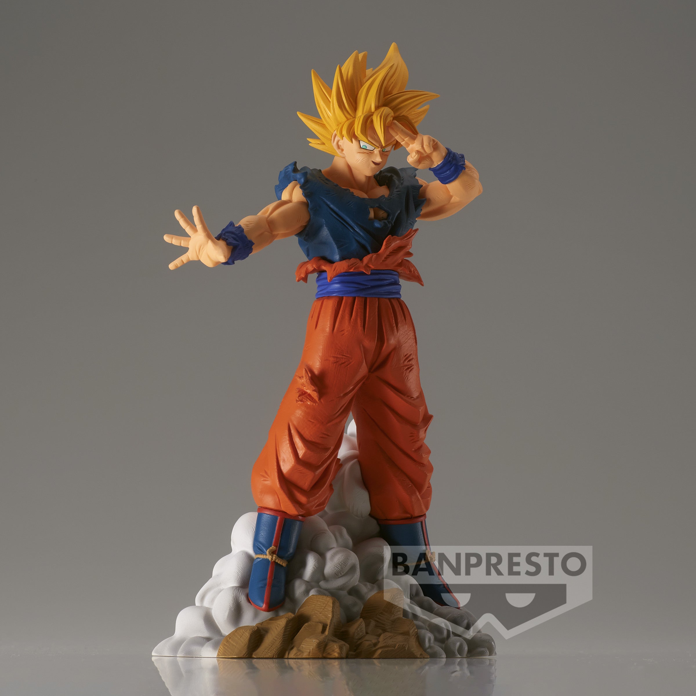 Figurine Pop de Shenron de 25 cm émergeant des boules de cristal avec une posture saisissante et une expression sereine, fabriquée par Funko.