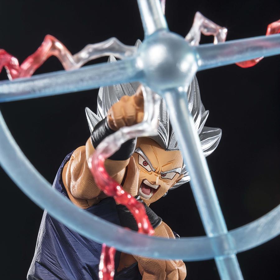 Figurine de Son Gohan utilisant la technique Makankosappo, représentant un personnage de Dragon Ball Super avec un faisceau d'énergie concentrée.