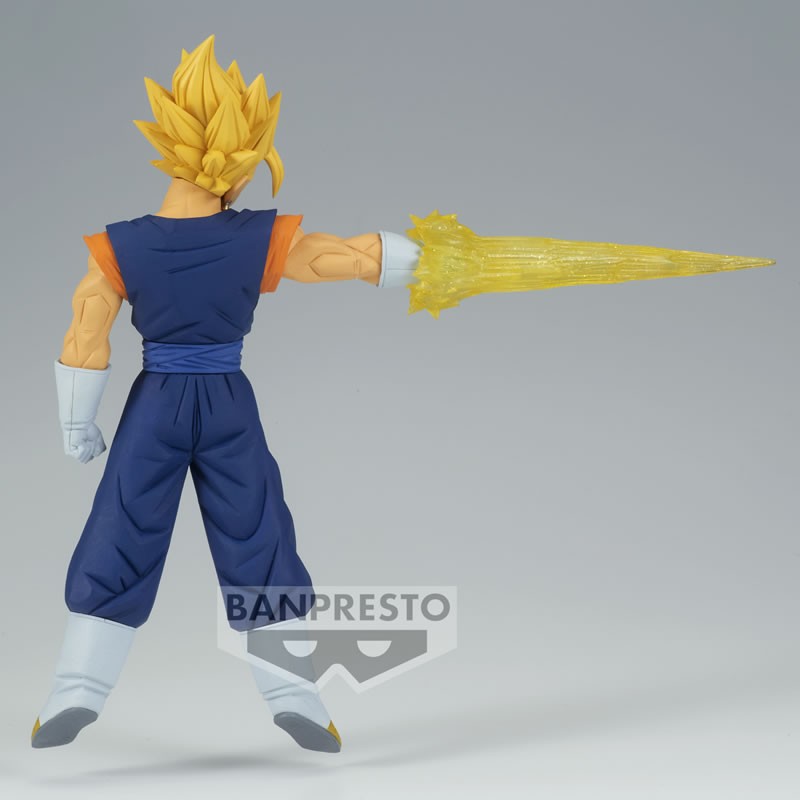Figurine de Vegeto Super Saiyan de 17 cm en PVC, représentant le guerrier avec un costume aux couleurs inversées, des effets de Ki et des boucles d'oreilles Potaras.