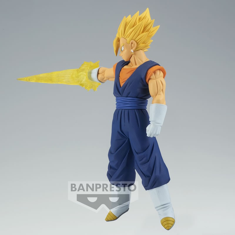 Figurine de Vegeto Super Saiyan de 17 cm en PVC, représentant le guerrier avec un costume aux couleurs inversées, des effets de Ki et des boucles d'oreilles Potaras.