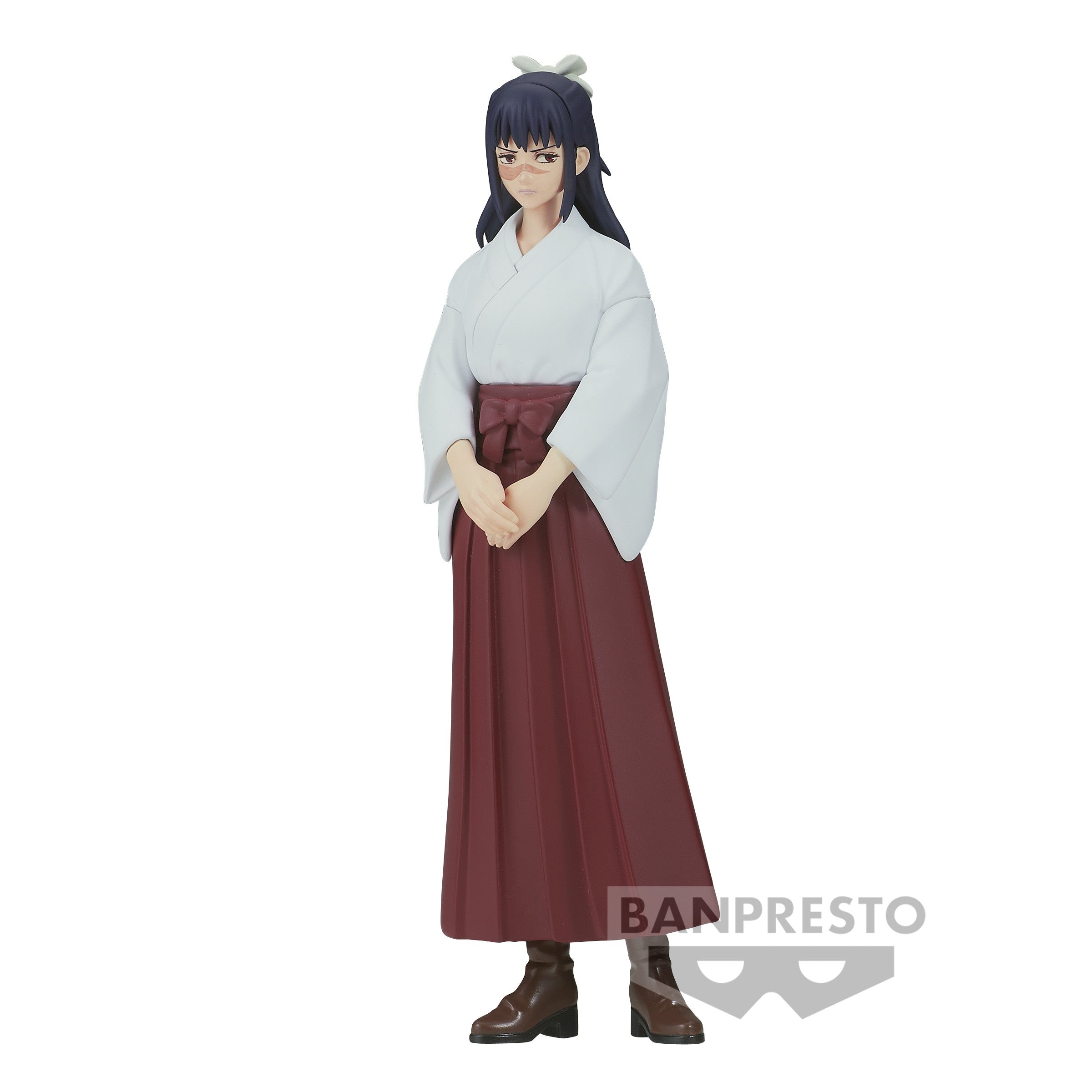 Figurine Banpresto d'Utahime Iori de la série Jujutsu Kaisen en kimono blanc et hakama rouge, en posture sereine avec expression calme, vue de face à mi-distance.