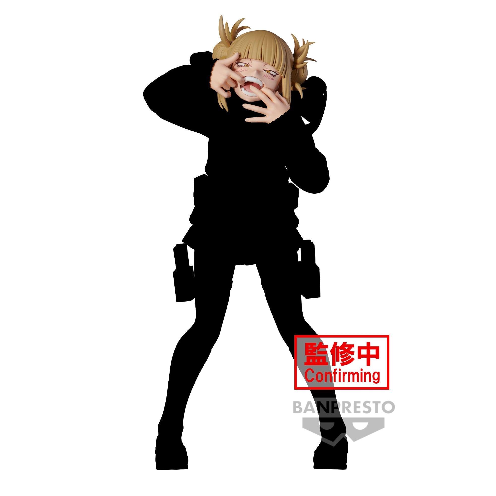 Vue 3/4 de face à mi-distance de la figurine Himiko Toga de My Hero Academia en tenue sombre, avec une expression espiègle, mains encadrant le visage.