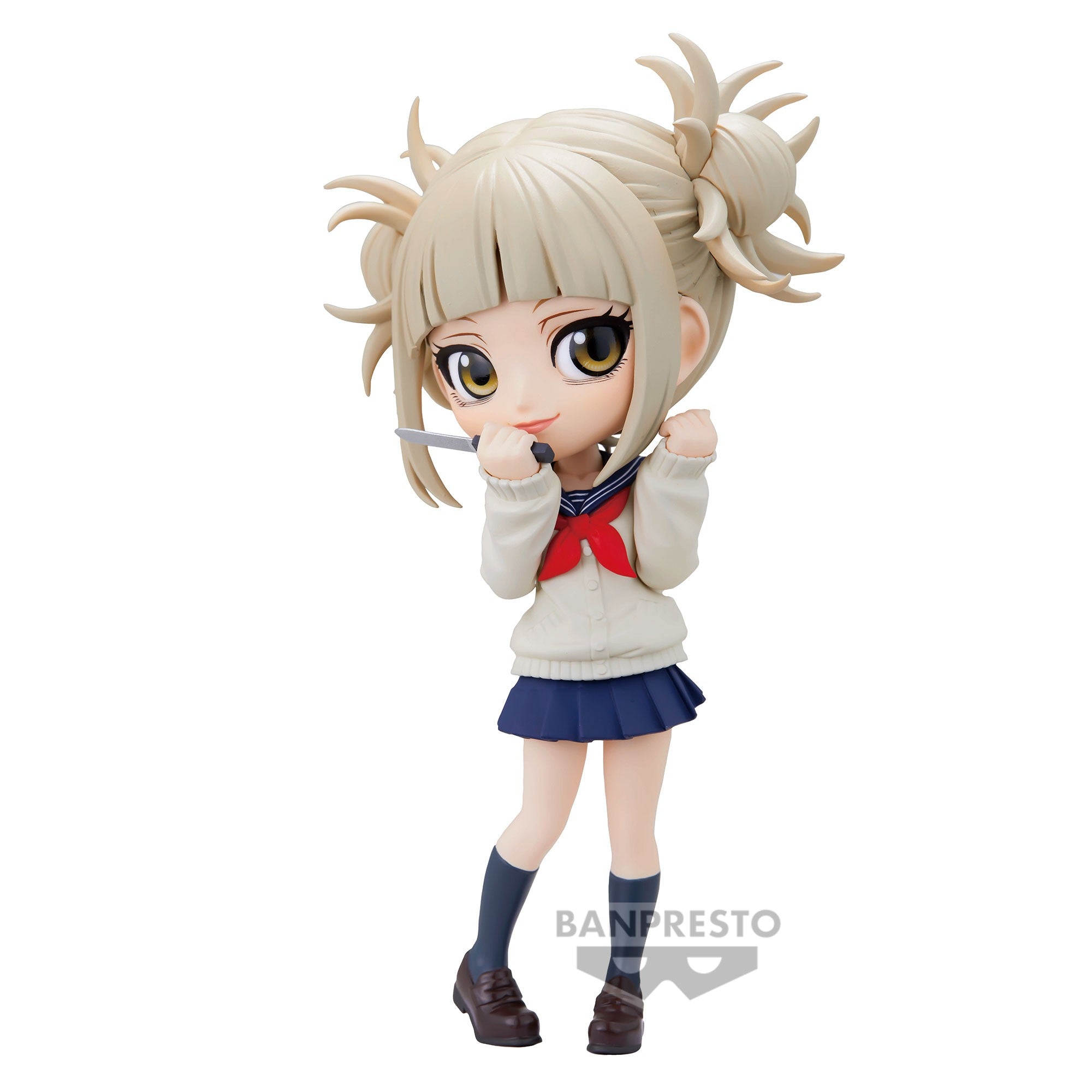 Vue 3/4 de face à mi-distance de la figurine de Himiko Toga de My Hero Academia en uniforme scolaire, tenant un stylo.