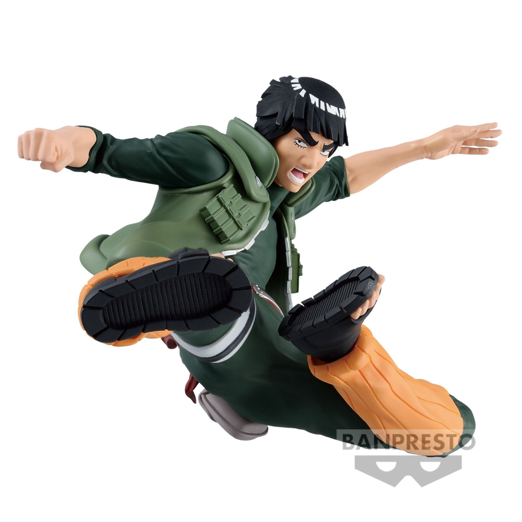 Figurine de Gaï Maito en mouvement exécutant un coup de pied acrobatique avec des détails soignés.