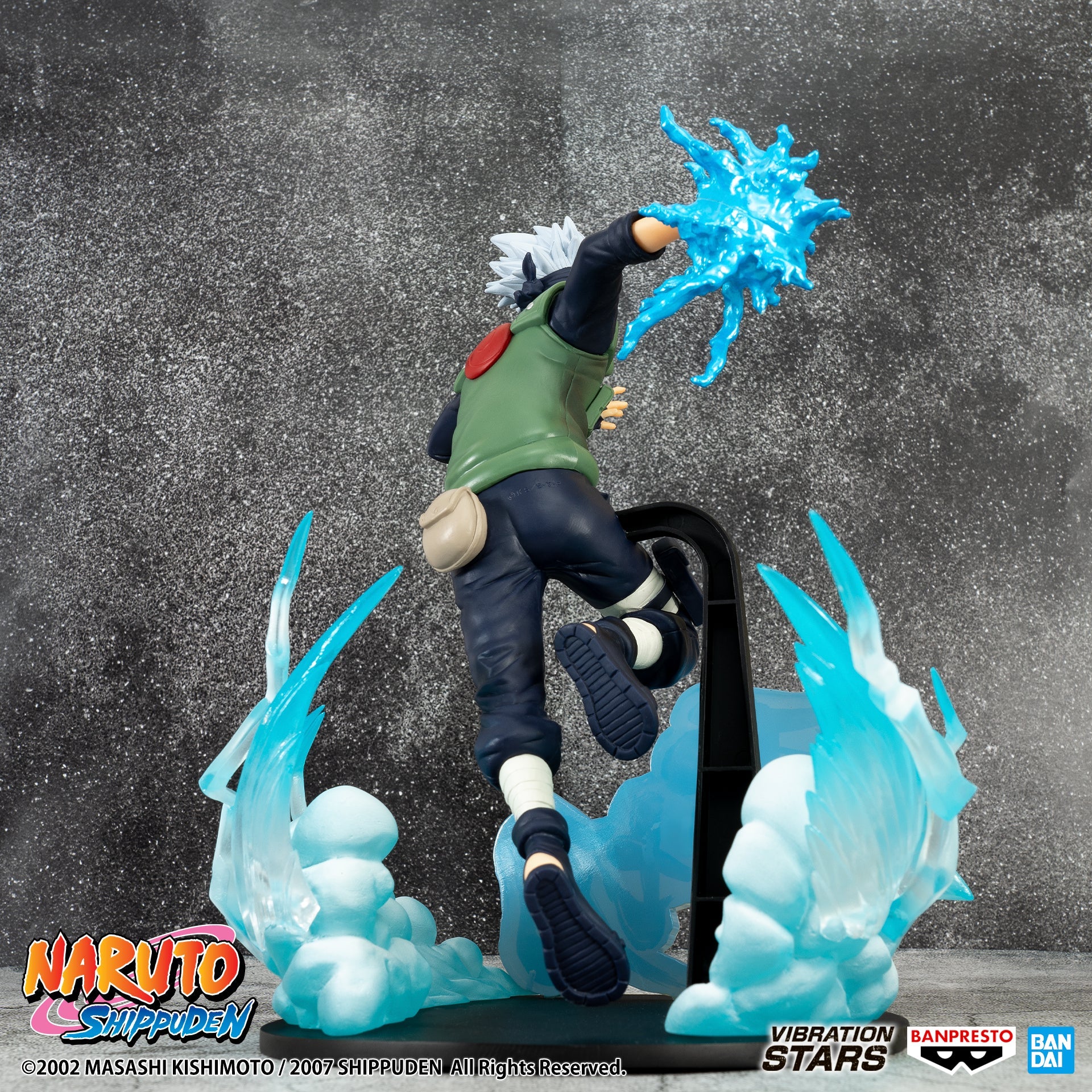 Figurine de Kakashi Hatake en PVC de 21 cm dans une pose dynamique avec Chidori et Sharingan.