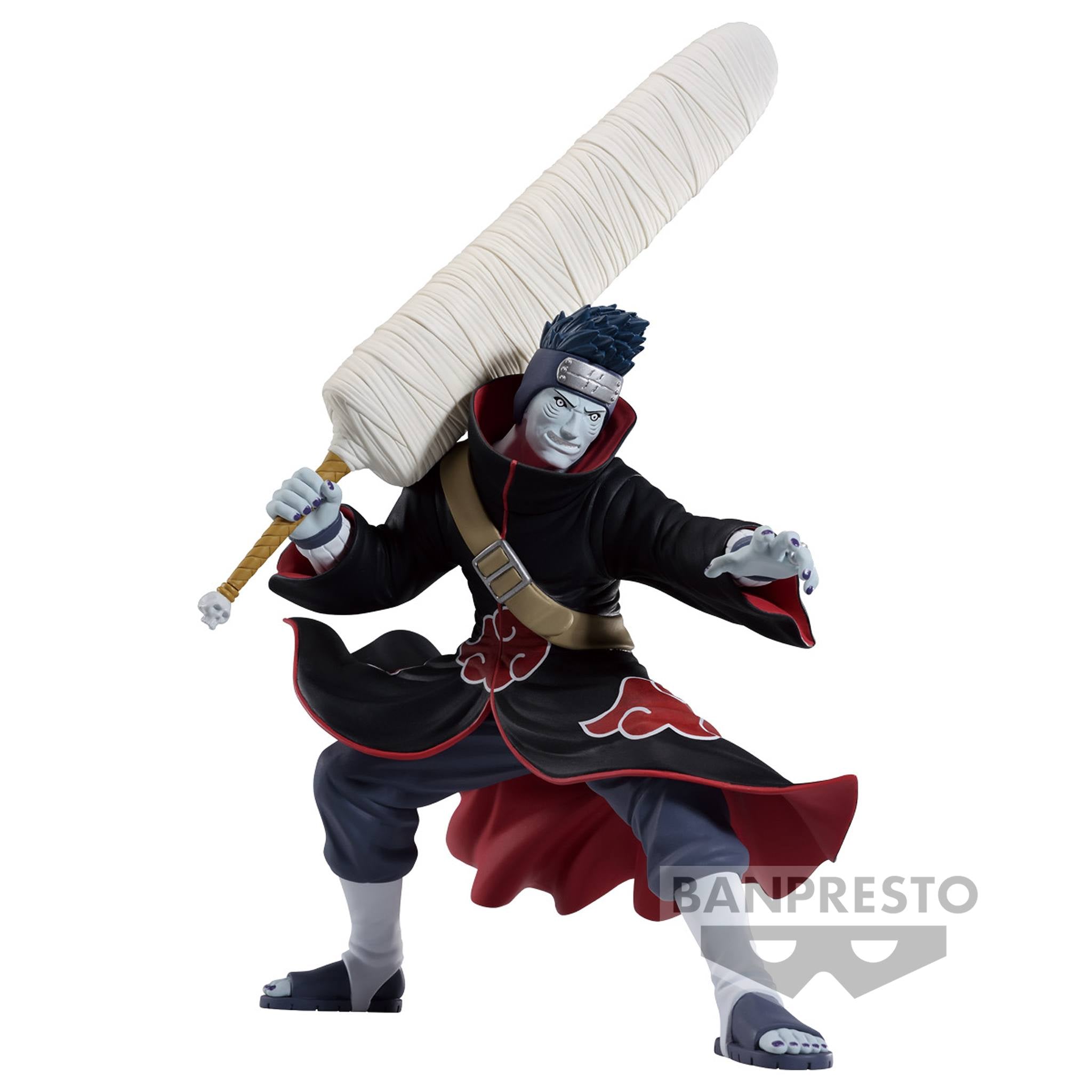 Kisame Hoshigaki debout dans une pose imposante, vêtu d'un manteau noir de l'Akatsuki, tenant l'épée Samehada entourée de bandages blancs.