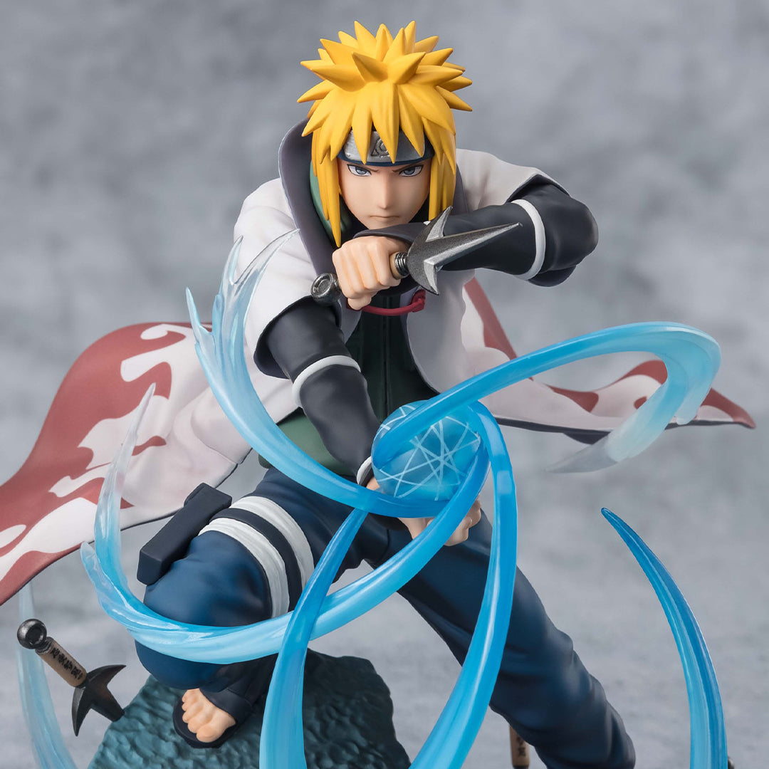 Figurine de Minato Namikaze avec un kunai d'espace-temps et un Rasengan sur un socle rocheux.