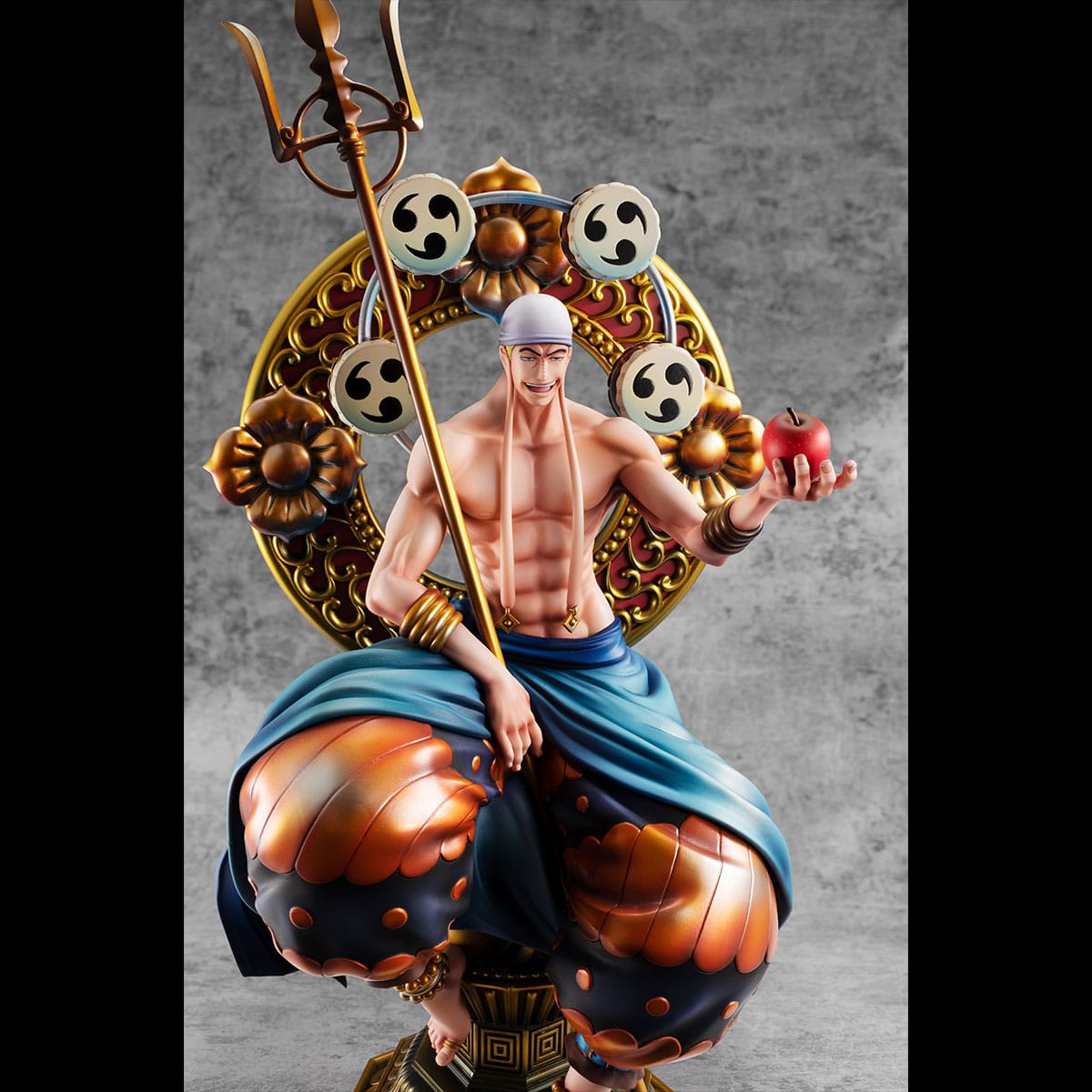 Figurine d'Enel avec son bâton en or, représentant le personnage dans sa tenue classique, avec une pose dynamique et une expression déterminée, fabriquée par MegaHouse.