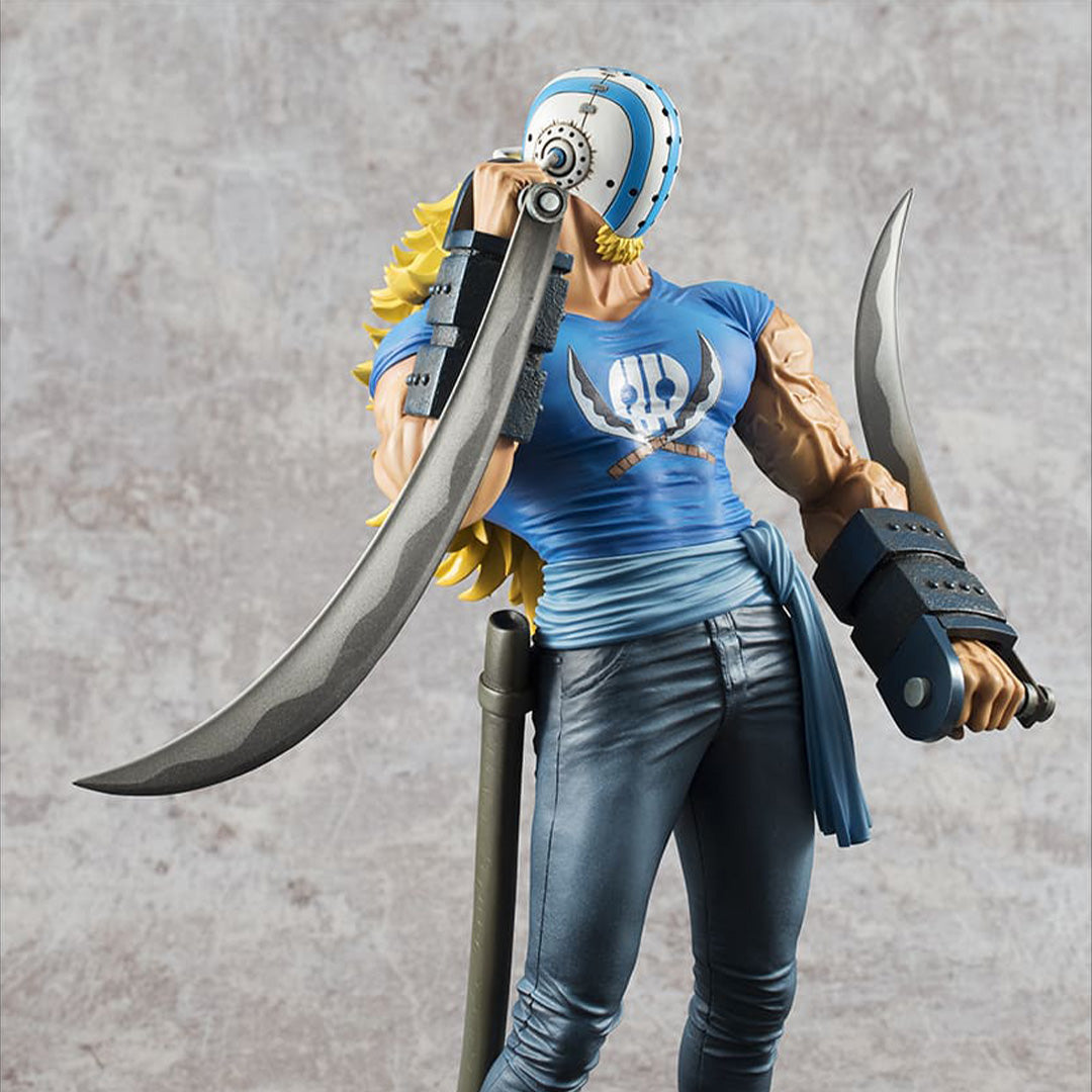 Figurine de Killer de la collection Portrait of Pirates, représentant un personnage avec une longue chevelure blonde, un casque, et des faux, dans une pose menaçante sur une base stable.