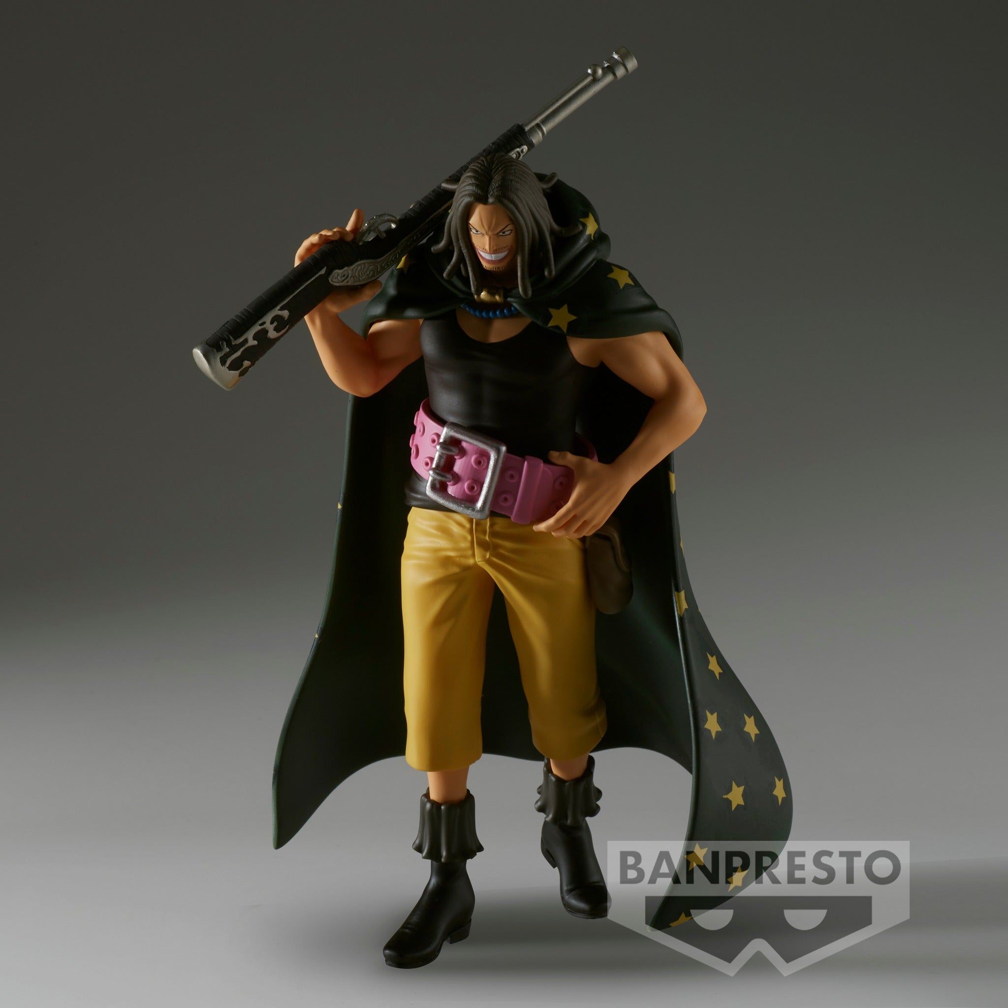 Figurine Yasopp de One Piece, mesurant 16 cm, avec une pose dynamique, un sourire confiant, et un fusil reposant sur son épaule, fabriquée en PVC avec des détails précis.