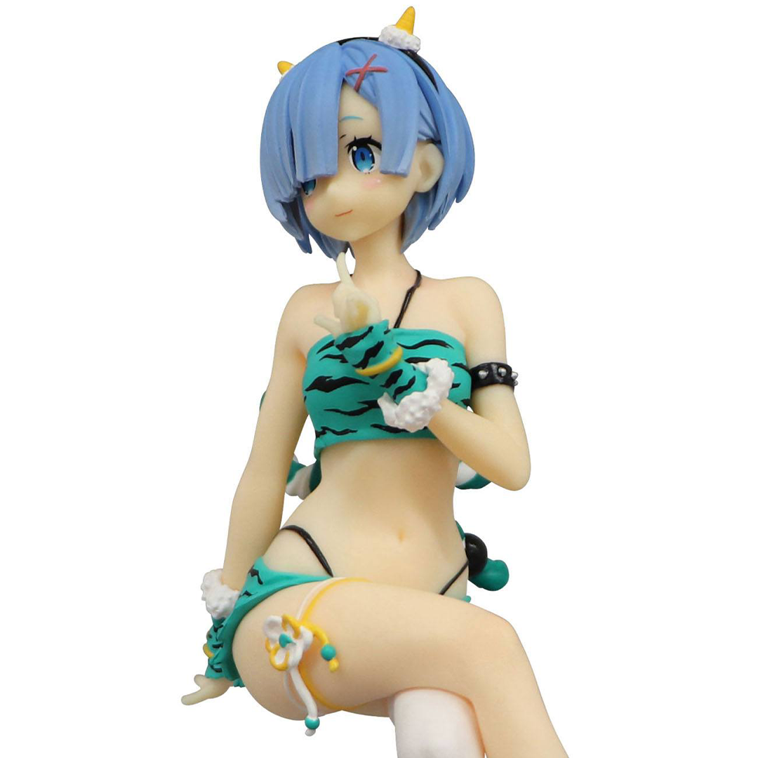 Vue de profil en plan rapproché de la Noodle Stopper de Rem de Re:Zero - Starting Life in Another World tenant un glace.
