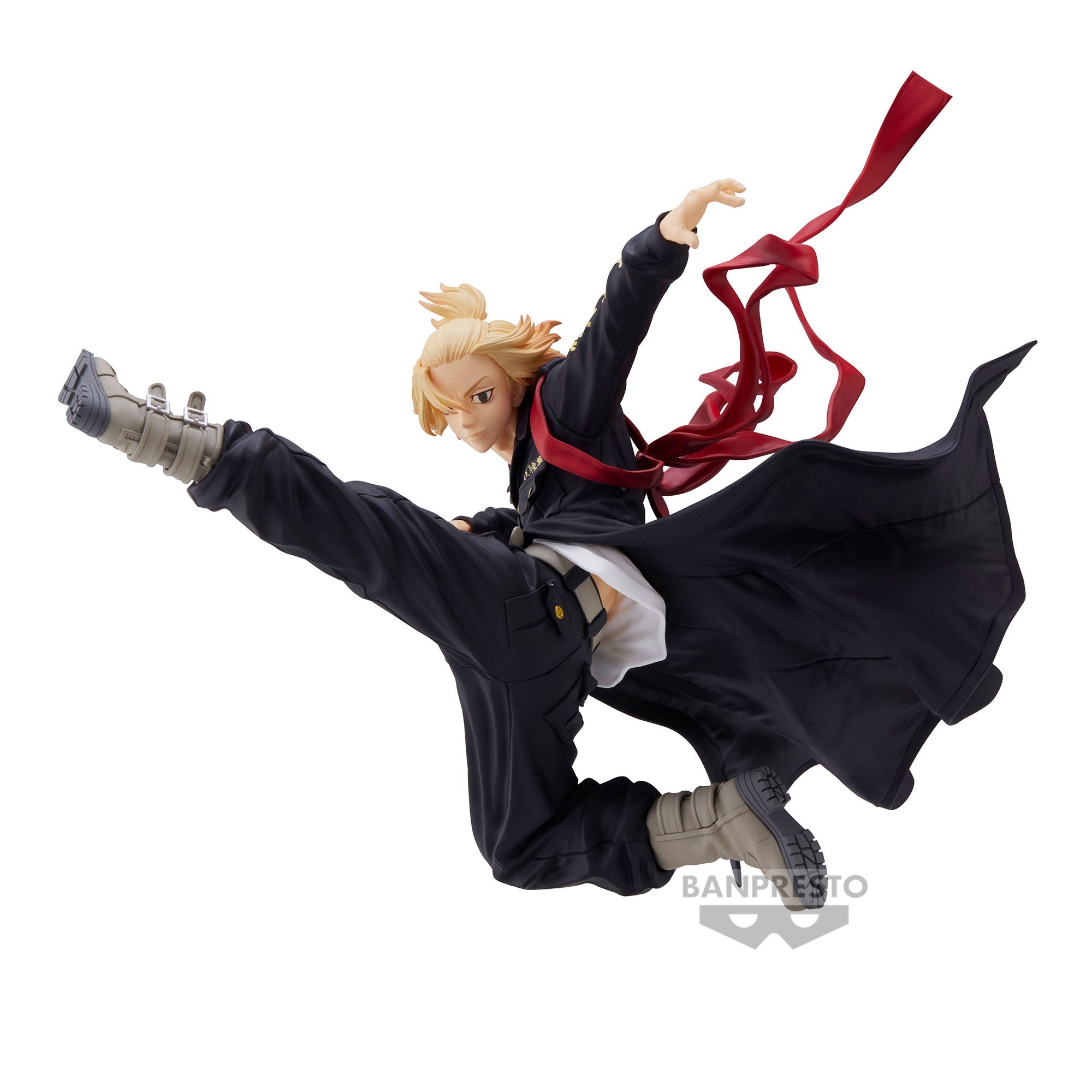 Vue 3/4 de face en plan plein de la figurine de Mikey de Tokyo Revengers en veste noire, avec une écharpe rouge.
