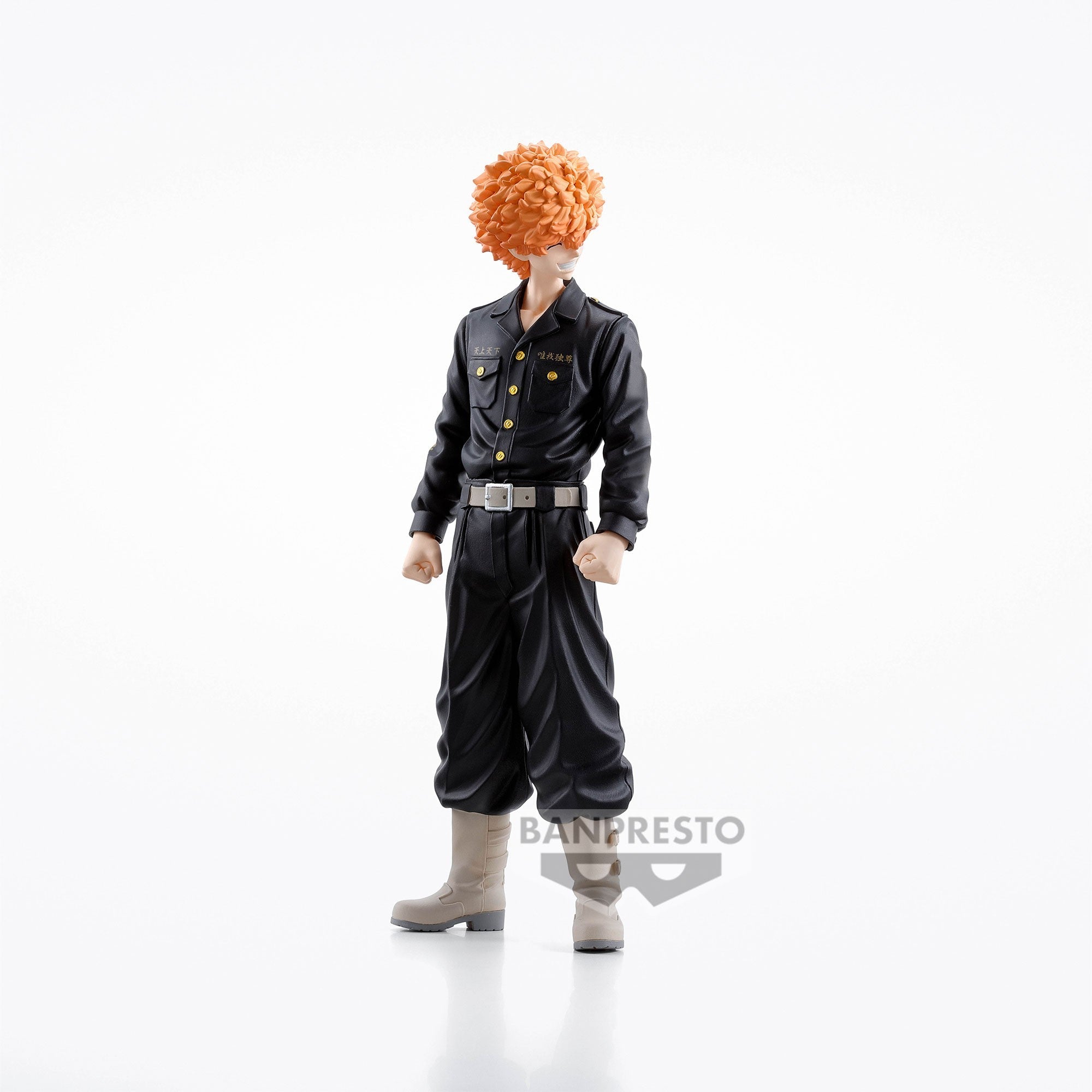Vue 3/4 de face en plan rapproché de la figurine de Nahoya Kawata de Tokyo Revengers en uniforme noir, sans accessoires.
