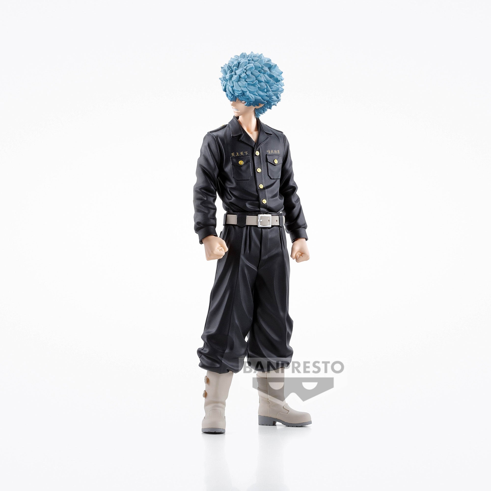 Vue 3/4 de face à mi-distance de la figurine de Soya Kawata de Tokyo Revengers en uniforme militaire noir, sans accessoires.