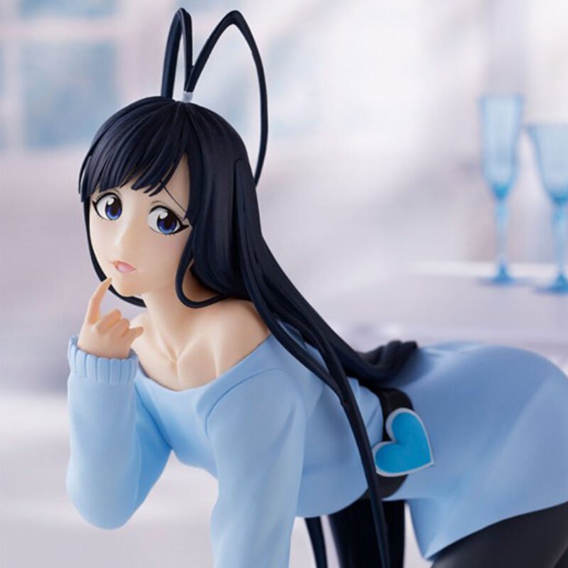 Figurine Giselle Bleach en robe bleu ciel, ceinture noire en forme de coeur