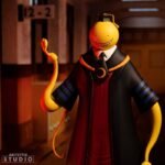 Vue 3/4 de face à mi-distance de la figurine de Koro-sensei d'Assassination Classroom, souriant.