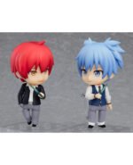 Vue 3/4 de face à mi-distance des figurines Nendoroid de Karma Akabane et Nagisa Shiota d'Assassination Classroom, tenant des couteaux.
