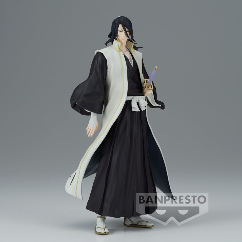 Figurine Byakuya Bleach pose badasse, main sur zanpakuto
