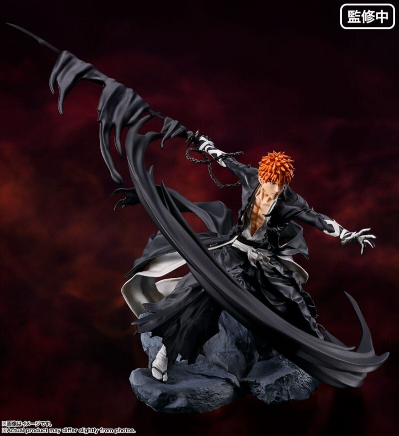 Figurine Ichigo Bleach en mode Bankai, visage déterminé, diorama rocheux