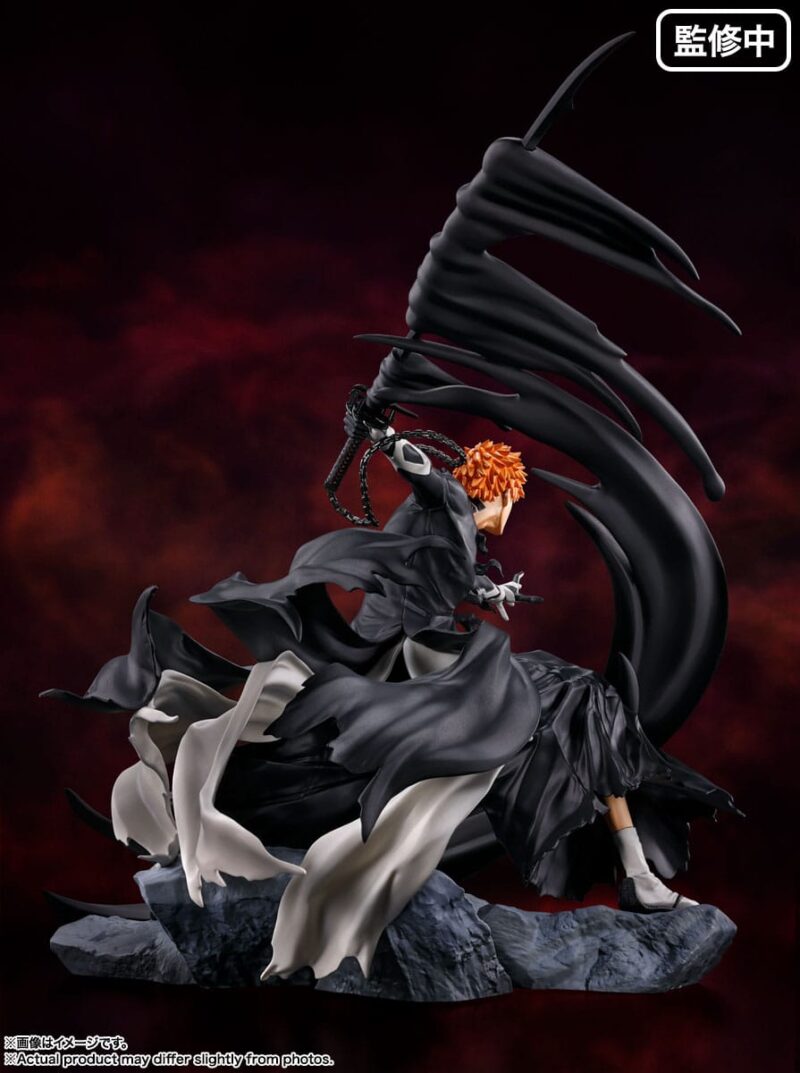 Figurine Ichigo Bleach en mode Bankai, visage déterminé, diorama rocheux