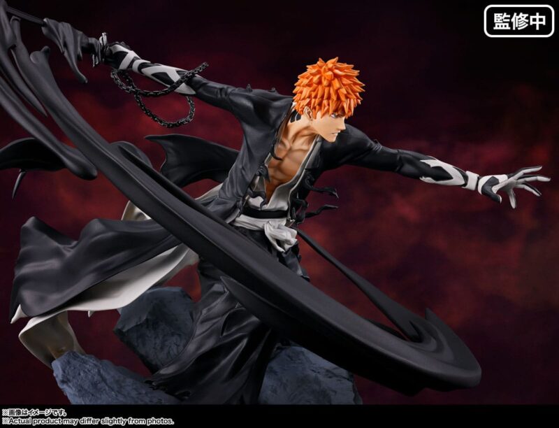 Figurine Ichigo Bleach en mode Bankai, visage déterminé, diorama rocheux