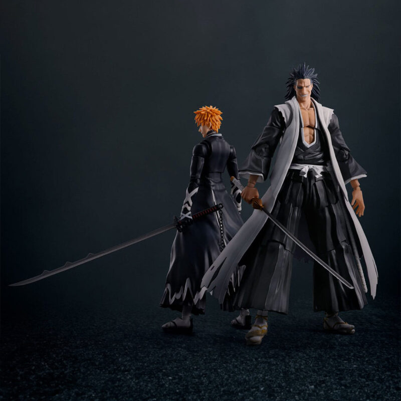 Figurine Kenpachi Zaraki Bleach avec épée emblématique, visage féroce