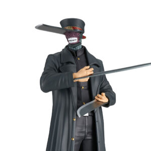Vue 3/4 de face à mi-distance de la figurine d'un démon de Chainsaw Man en manteau noir, tenant des épées dans chaque main.