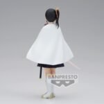 Vue 3/4 de dos en plan complet de la figurine de Kanao Tsuyuri de Demon Slayer en uniforme sombre, avec un katana.