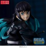 Vue 3/4 à mi-distance de la figurine de Muichiro Tokito de Demon Slayer en kimono noir et teal, katana à la ceinture.